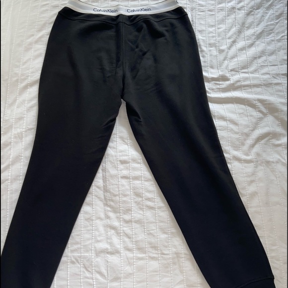 Black Calvin Klein joggers - Picture 6 of 7
